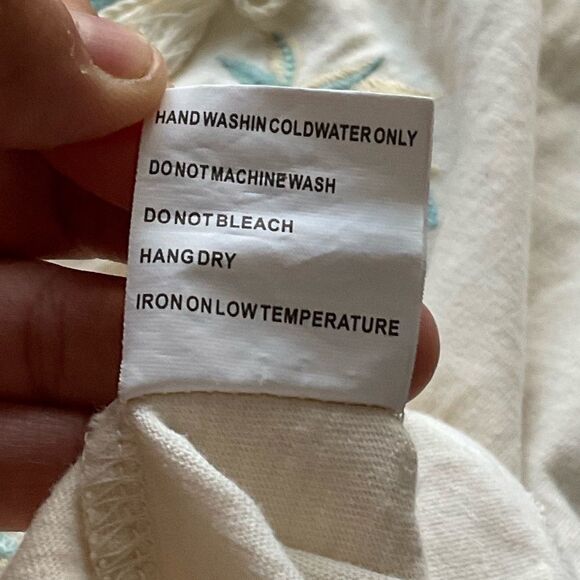 Solitaire Embroidered Floral Long sleeve Top Size L - Picture 7 of 8